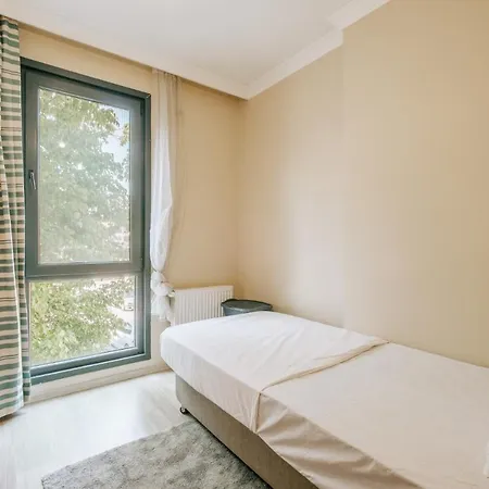 Modern Flat By Bagdat Avenue And Bostanci Coast Апартаменты Стамбул