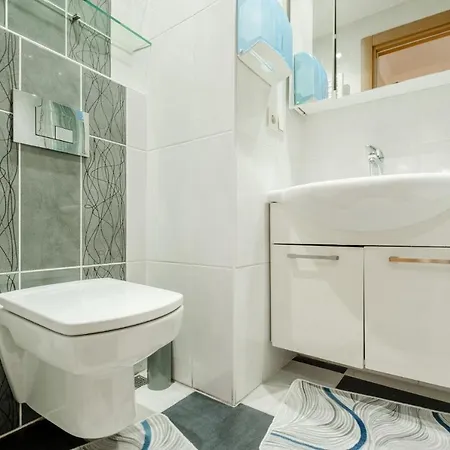 Modern Flat By Bagdat Avenue And Bostanci Coast