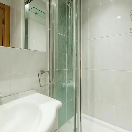 Modern Flat By Bagdat Avenue And Bostanci Coast Стамбул